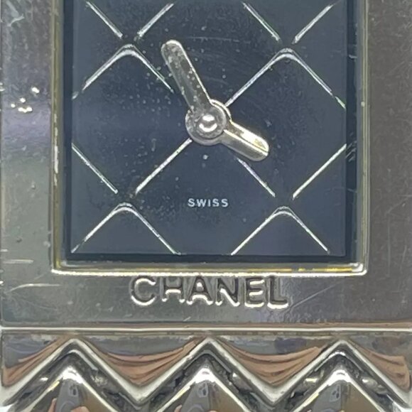 CHANEL Matelasse Quartz Wrist Watch Silver Metallic - Picture 8 of 12